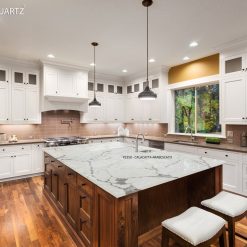 Alternative view of CALACATTA ARABECATO P2350 | Mikado Quartz